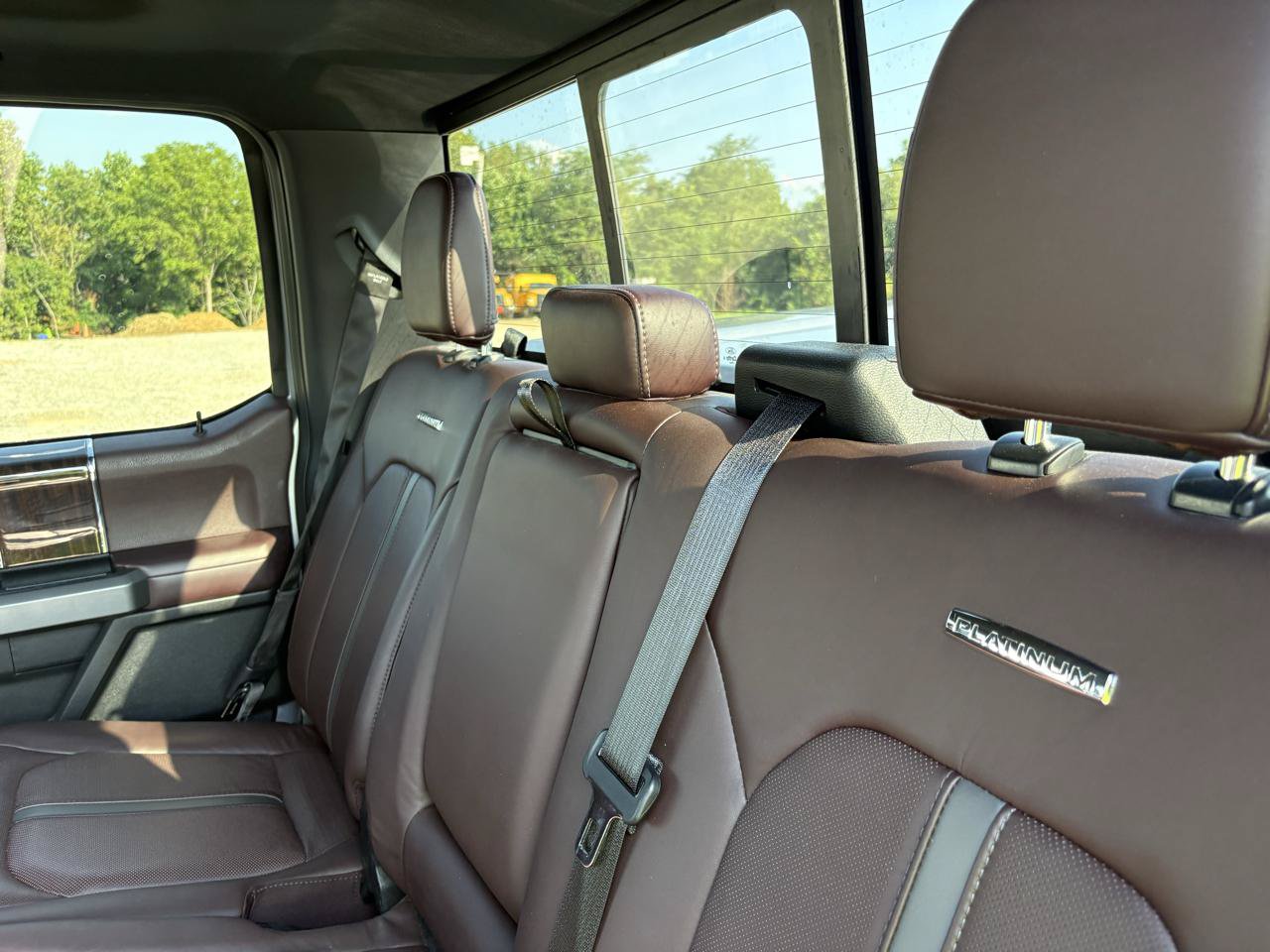 Used 2015 Ford F150 Platinum w/ Equipment Group 701A Luxury AWD/4WD image 38