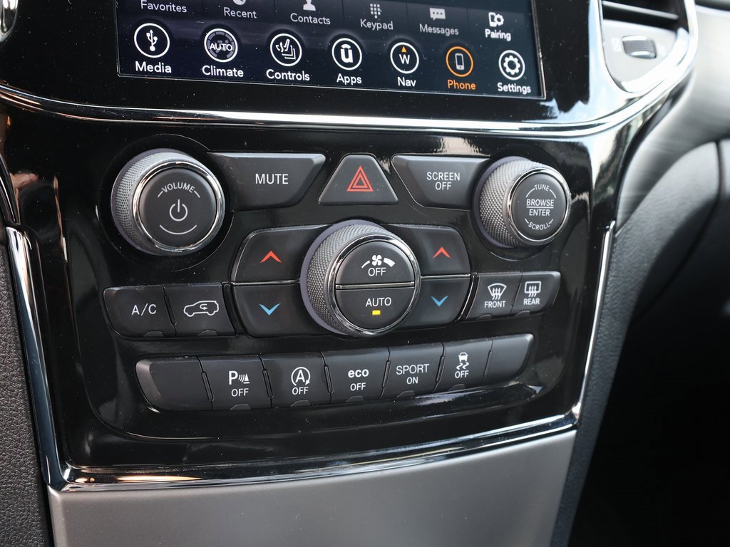 Used 2021 Jeep Grand Cherokee Laredo X image 27