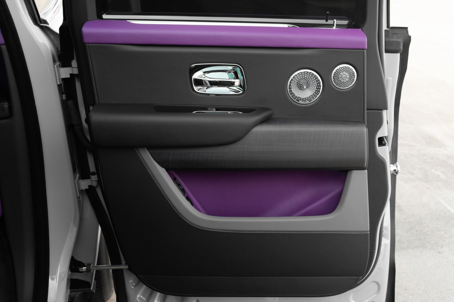 Used 2024 Rolls-Royce Cullinan image 33