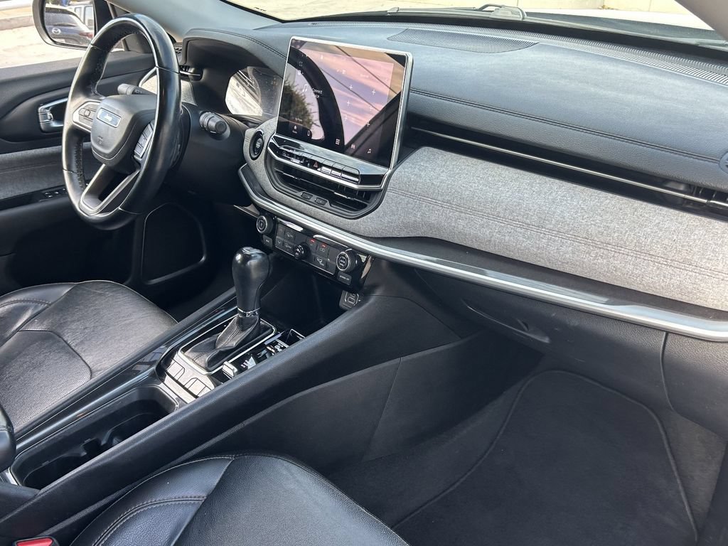 Used 2022 Jeep Compass Latitude AWD/4WD image 13