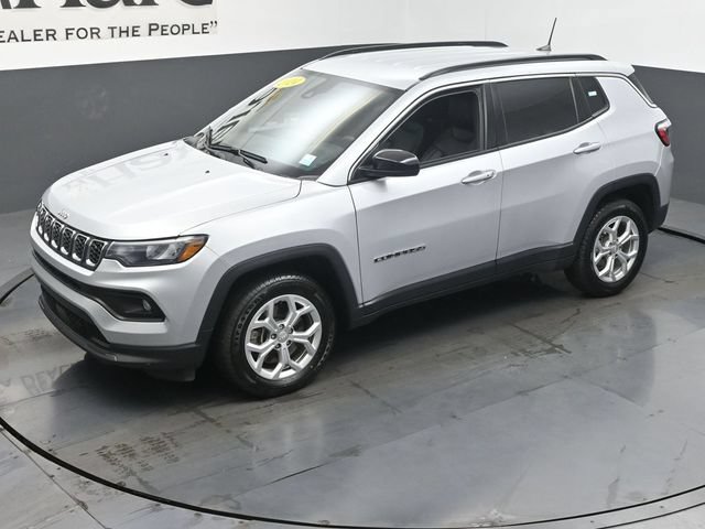 Used 2024 Jeep Compass Latitude AWD/4WD image 48