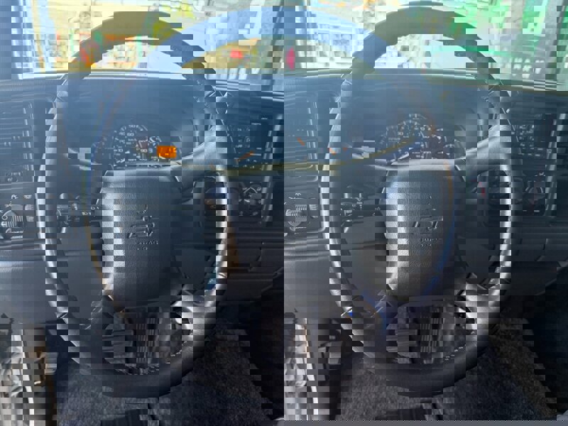 Used 2002 Chevrolet Avalanche 2WD image 20