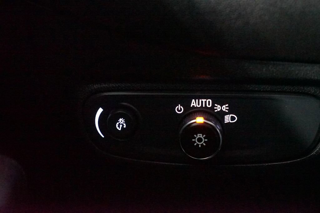 Used 2023 Chevrolet Equinox RS w/ RS Leather Package image 24