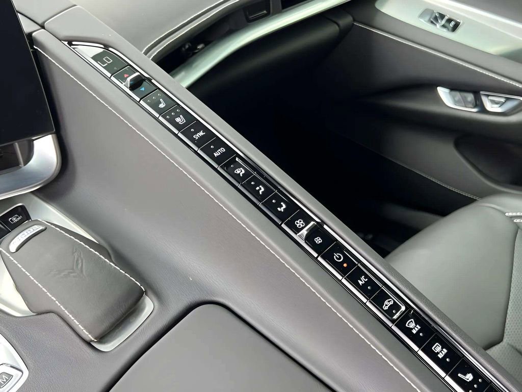 Used 2025 Chevrolet Corvette Z06 image 24