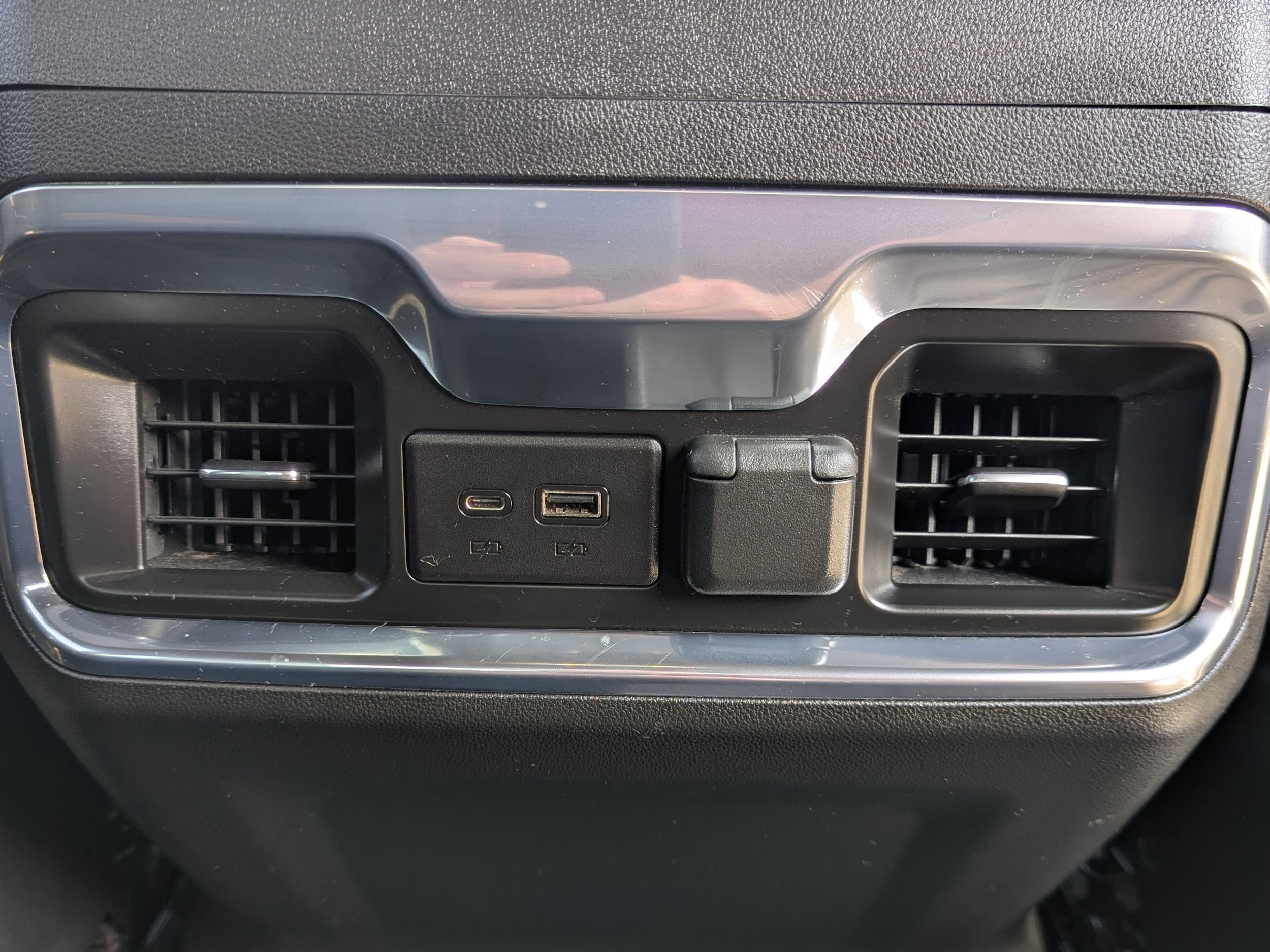 Used 2022 GMC Sierra 2500 AT4 w/ AT4 Premium Plus Package AWD/4WD image 9