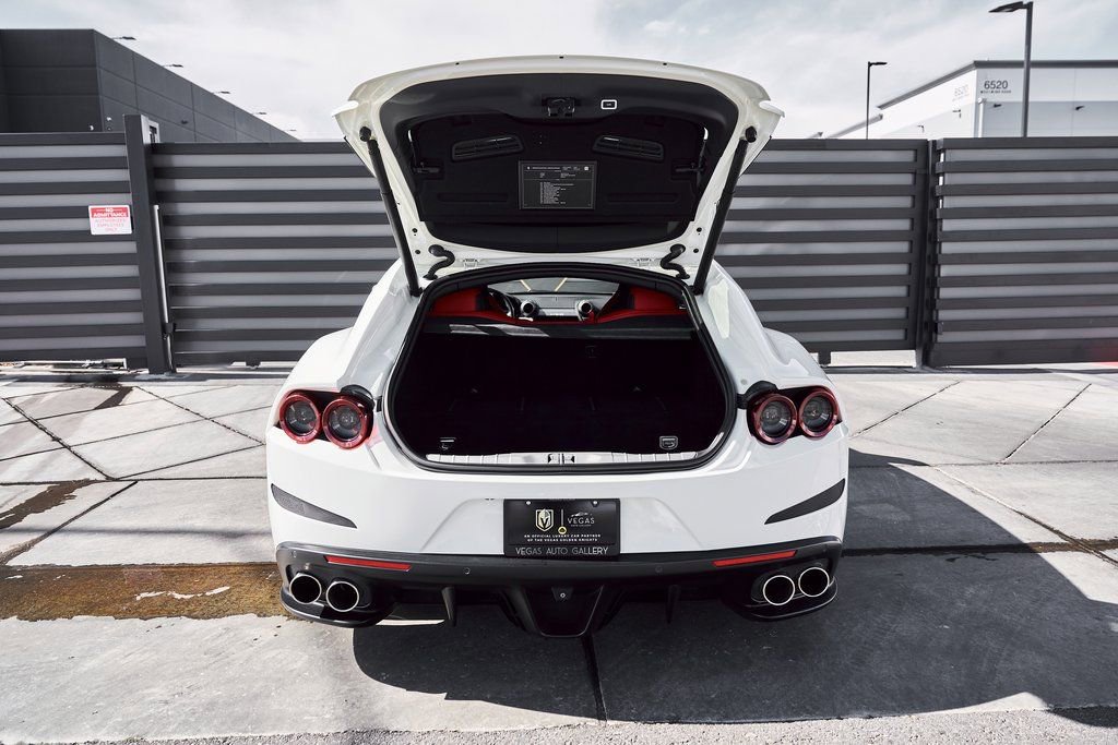Used 2019 Ferrari GTC4Lusso AWD/4WD image 22