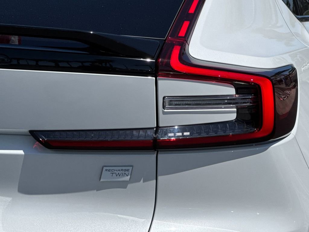 Certified 2023 Volvo C40 P8 Recharge Ultimate image 25