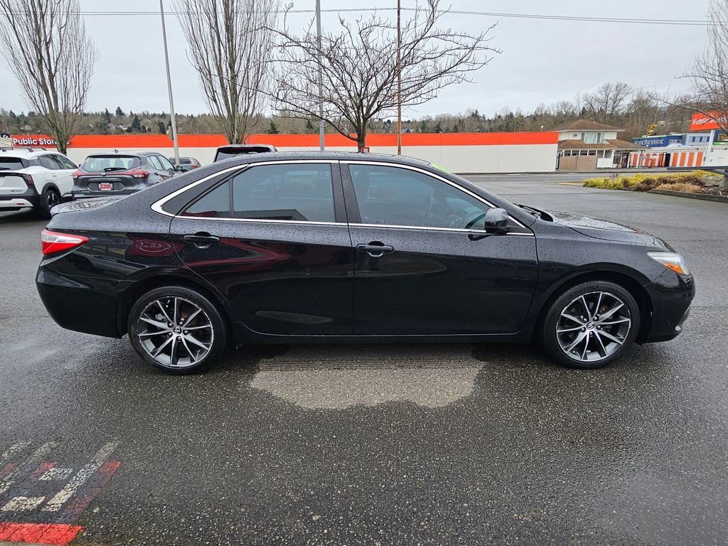 Used 2015 Toyota Camry XSE w/ Moonroof Package image 4