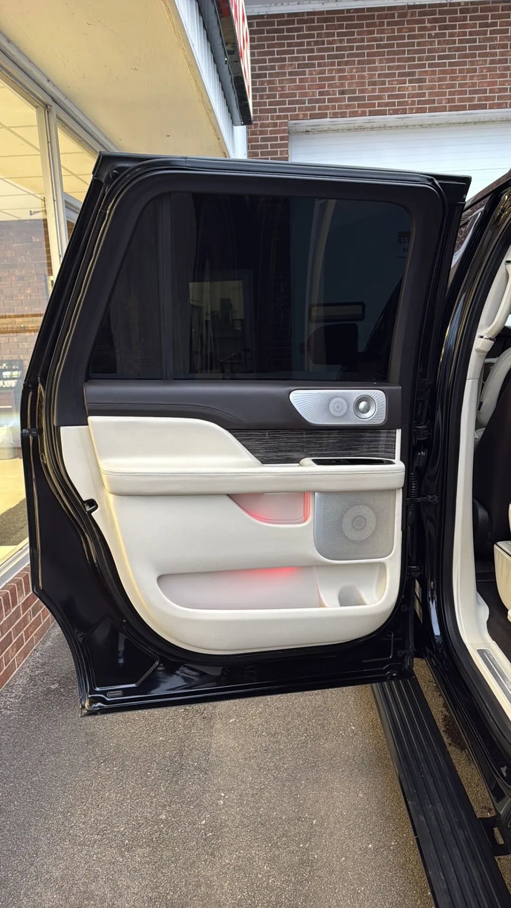Used 2019 Lincoln Navigator L Black Label w/ Cargo Package image 36