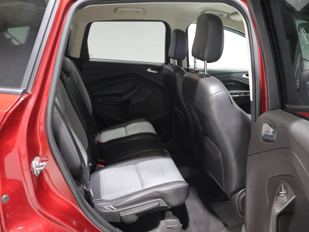 Used 2019 Ford Escape SE w/ SE Sport Appearance Package AWD/4WD image 19