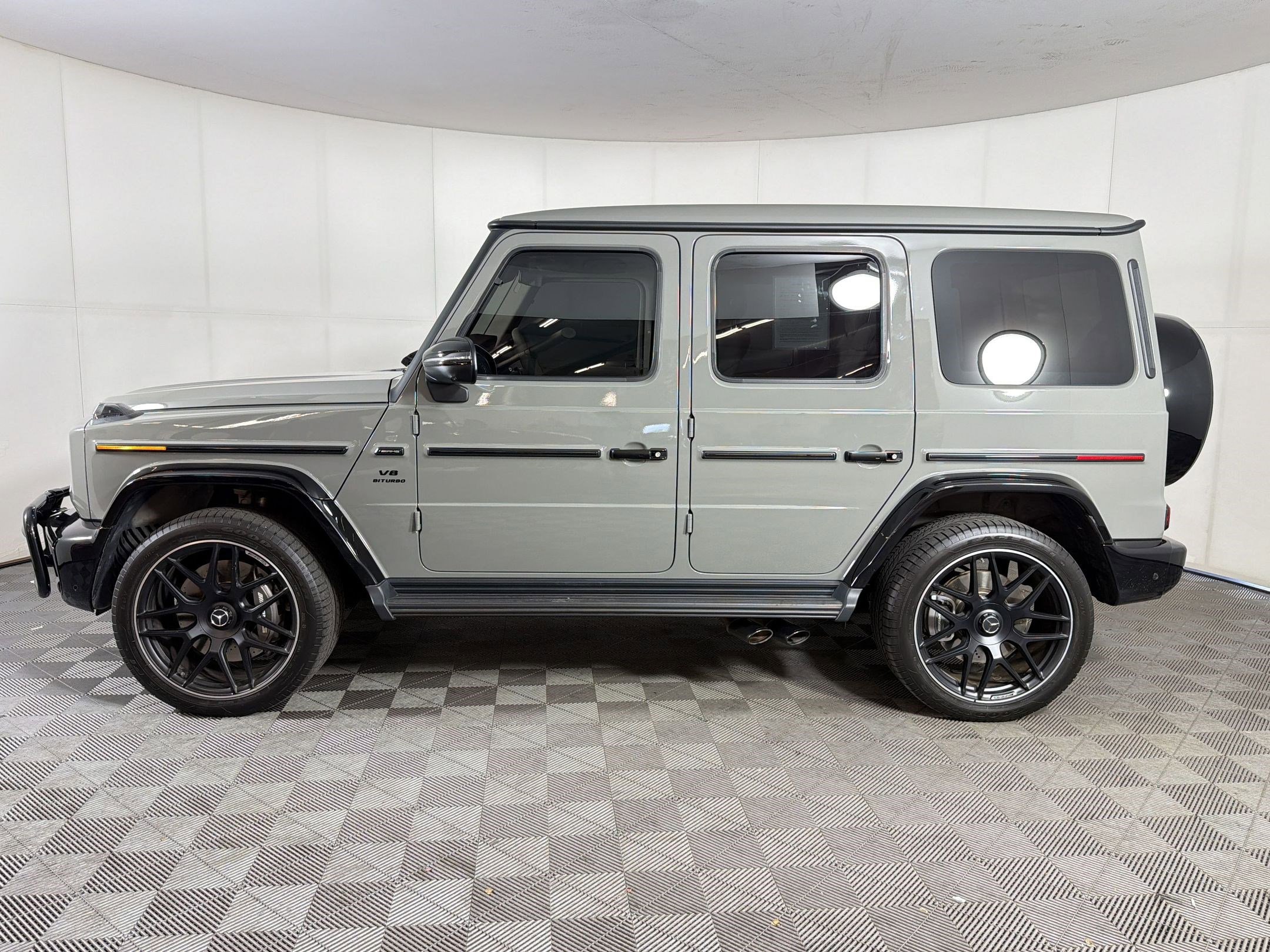 Used 2025 Mercedes-Benz G 63 AMG 4MATIC image 2
