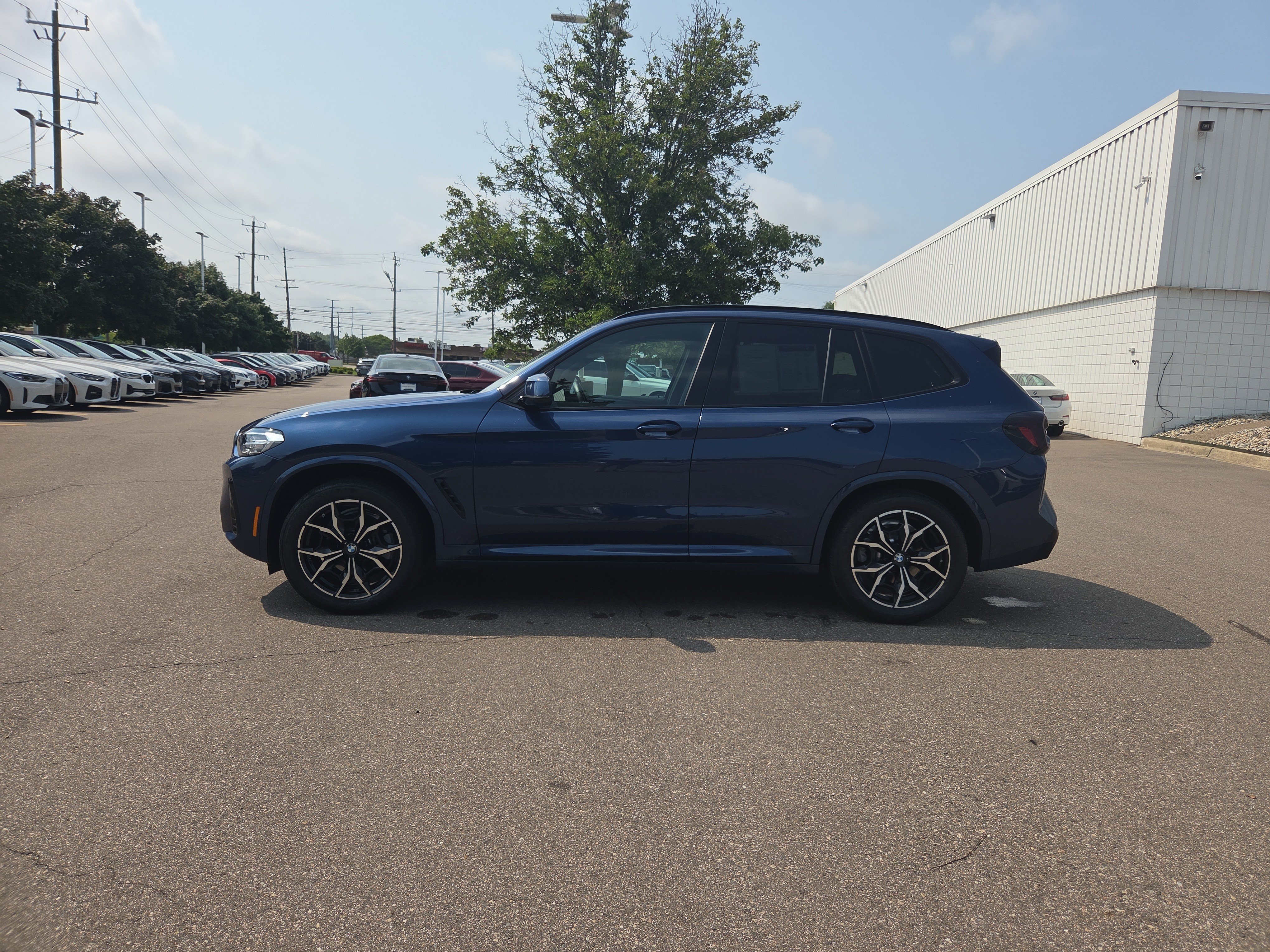 Certified 2023 BMW X3 xDrive30i w/ M Sport Package AWD/4WD image 2