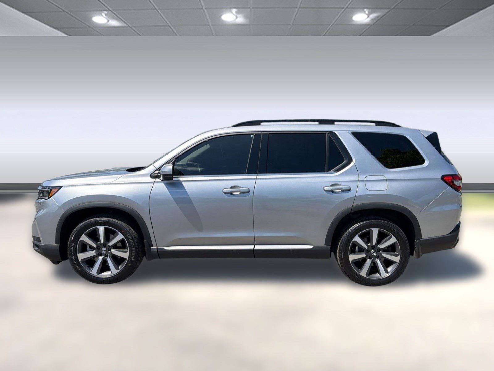 Used 2023 Honda Pilot Touring image 2