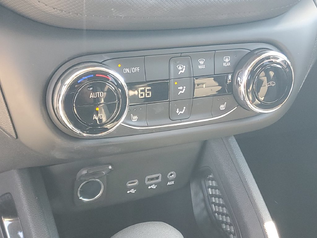 Used 2023 Chevrolet TrailBlazer LT w/ Convenience Package AWD/4WD image 14