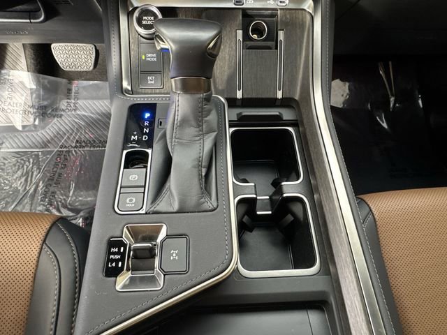 Used 2025 Lexus GX 550 w/ Cold Area Package image 18