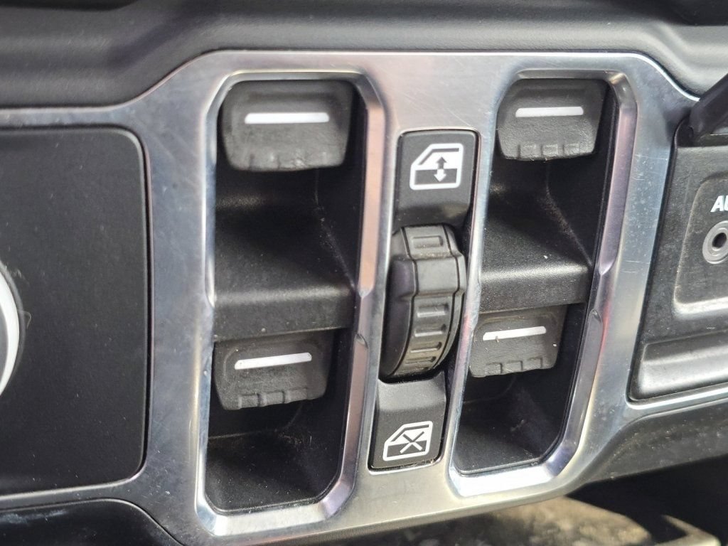 Used 2021 Jeep Wrangler Unlimited Sport AWD/4WD image 31