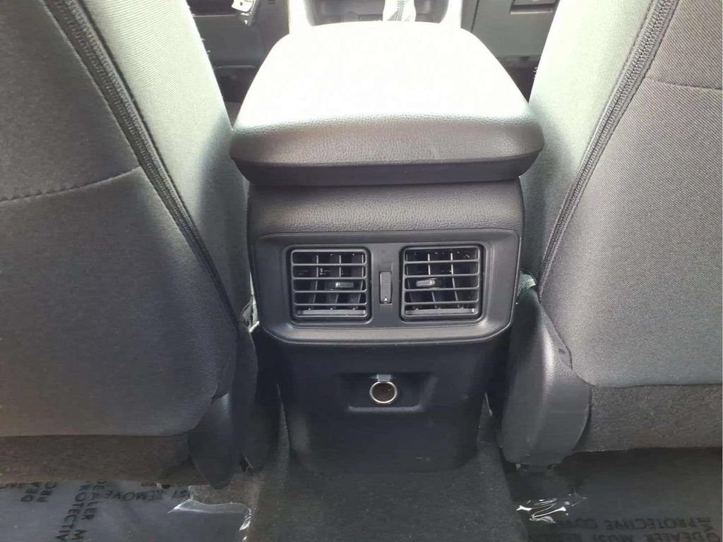 Used 2025 Toyota RAV4 LE AWD/4WD image 18