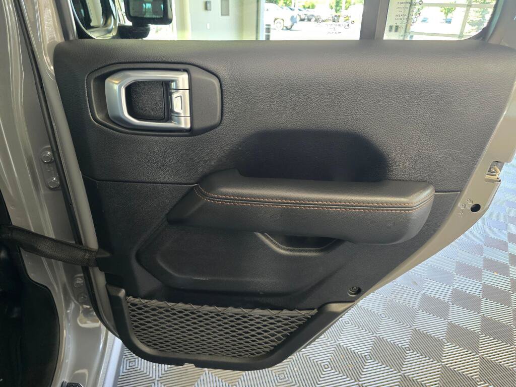 Used 2021 Jeep Wrangler Unlimited Rubicon AWD/4WD image 42