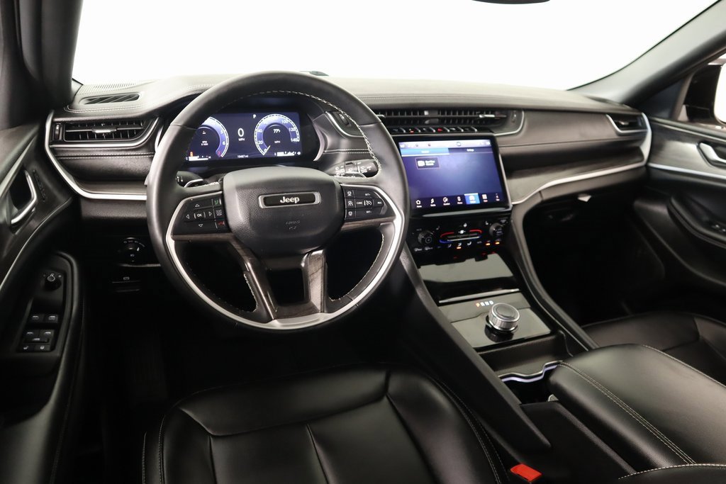 Used 2024 Jeep Grand Cherokee Limited w/ Black Appearance Package image 2