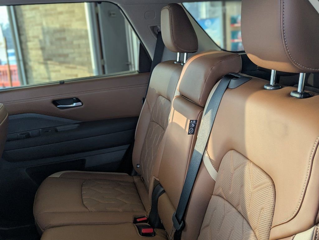 New 2026 Nissan Pathfinder Platinum image 27