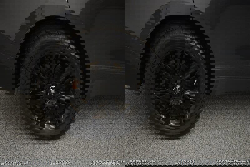 Used 2020 Land Rover Range Rover Velar S image 42