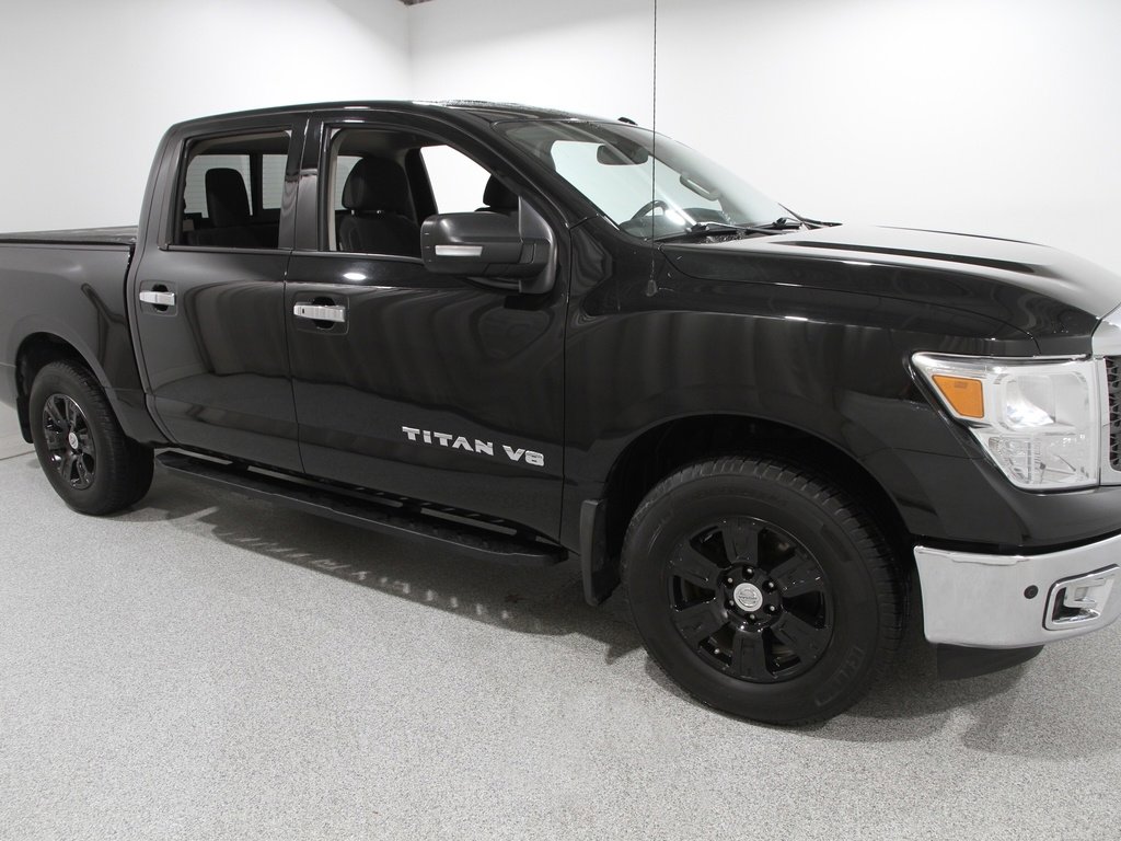 Used 2018 Nissan Titan SV w/ SV Convenience Package