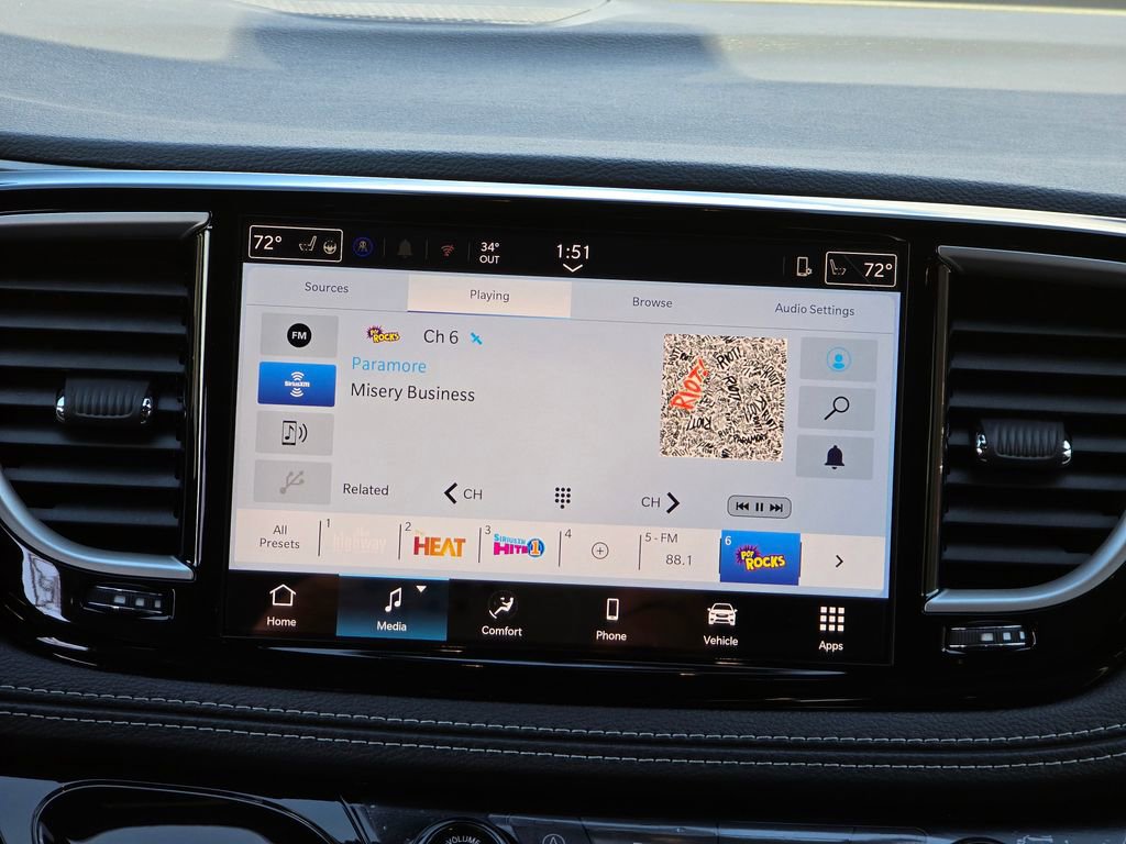 New 2026 Chrysler Pacifica Select image 8