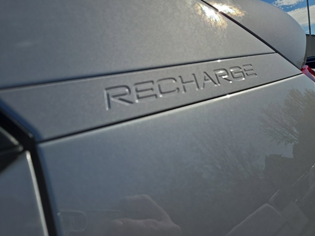 Certified 2023 Volvo XC40 Recharge Ultimate image 5