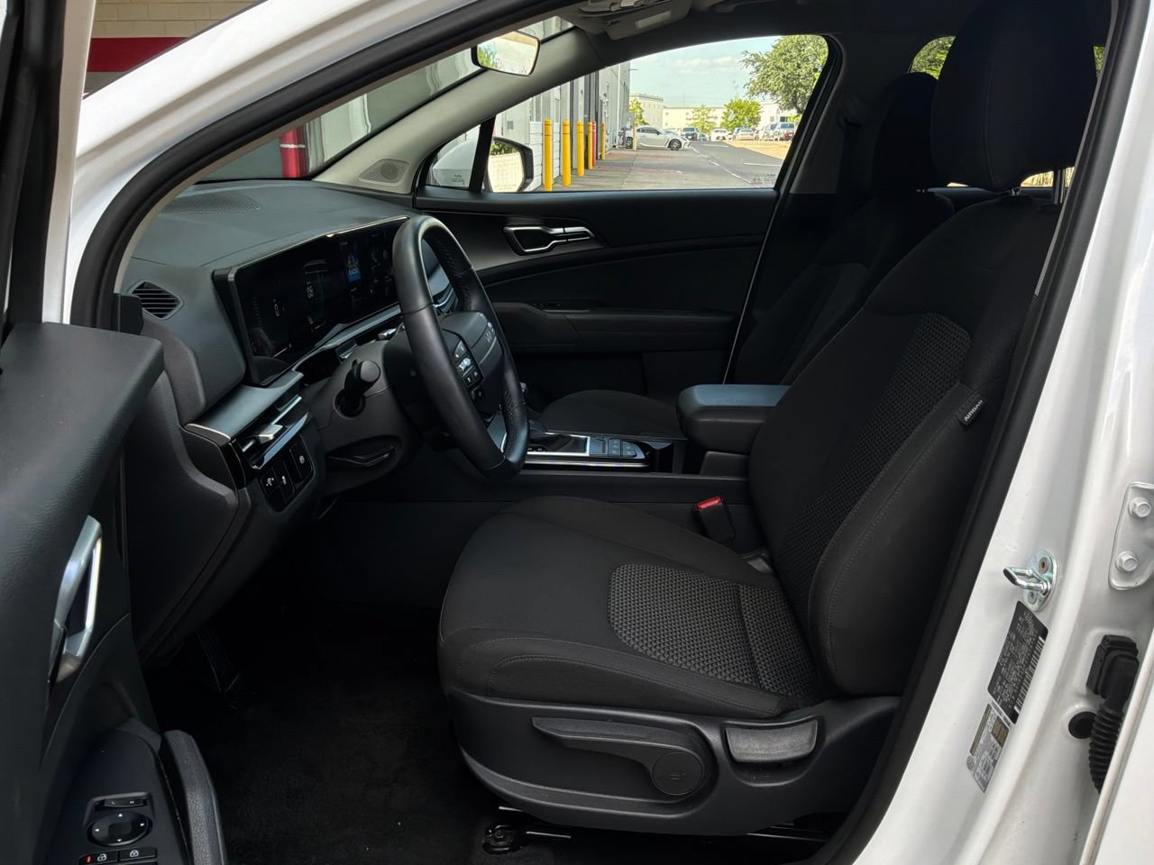 Used 2026 Kia Sportage LX FWD image 10