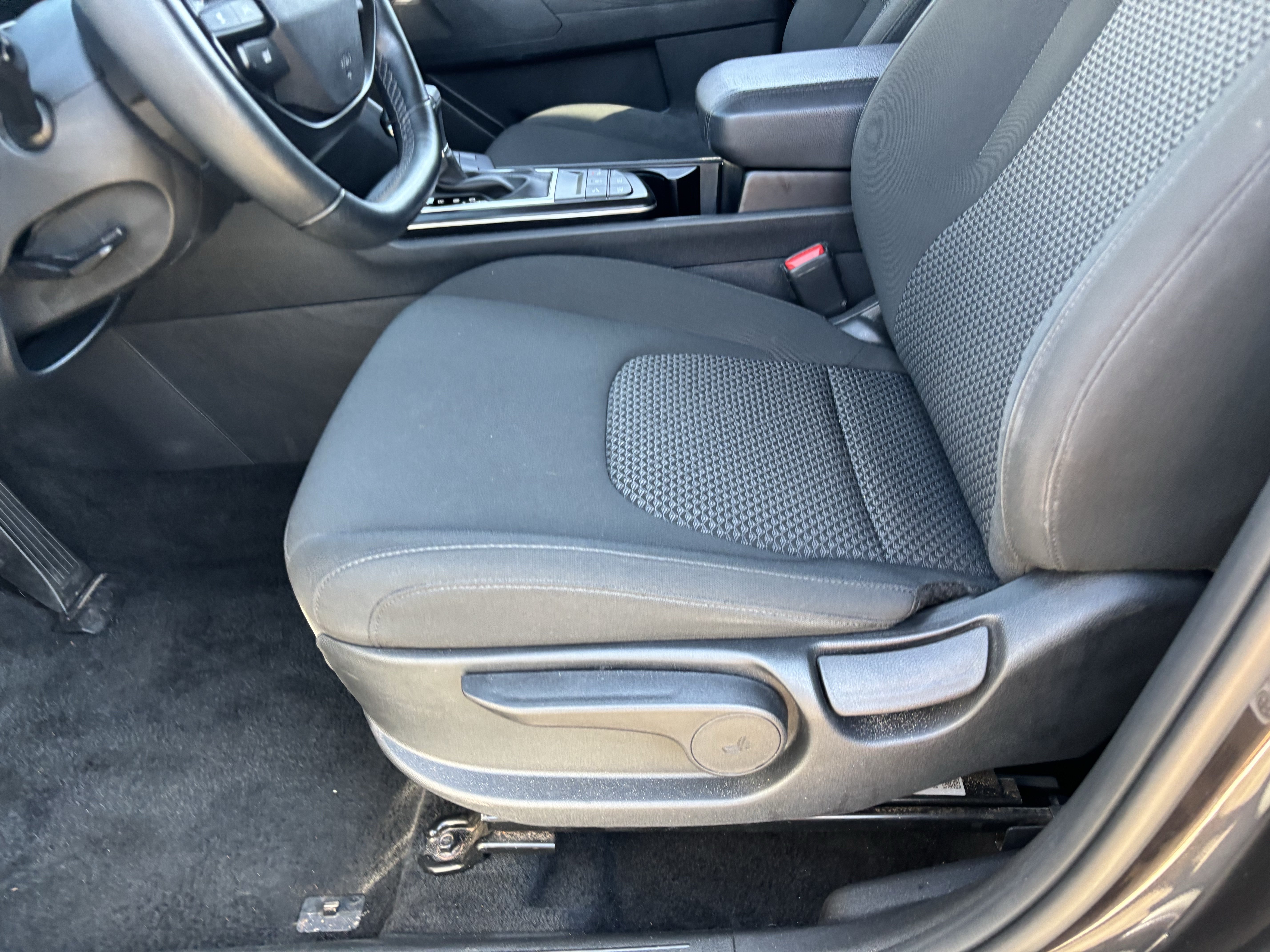 Certified 2026 Kia Sportage LX FWD image 18