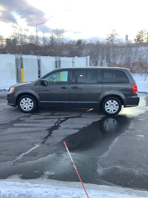 Used 2019 Dodge Grand Caravan SE image 3