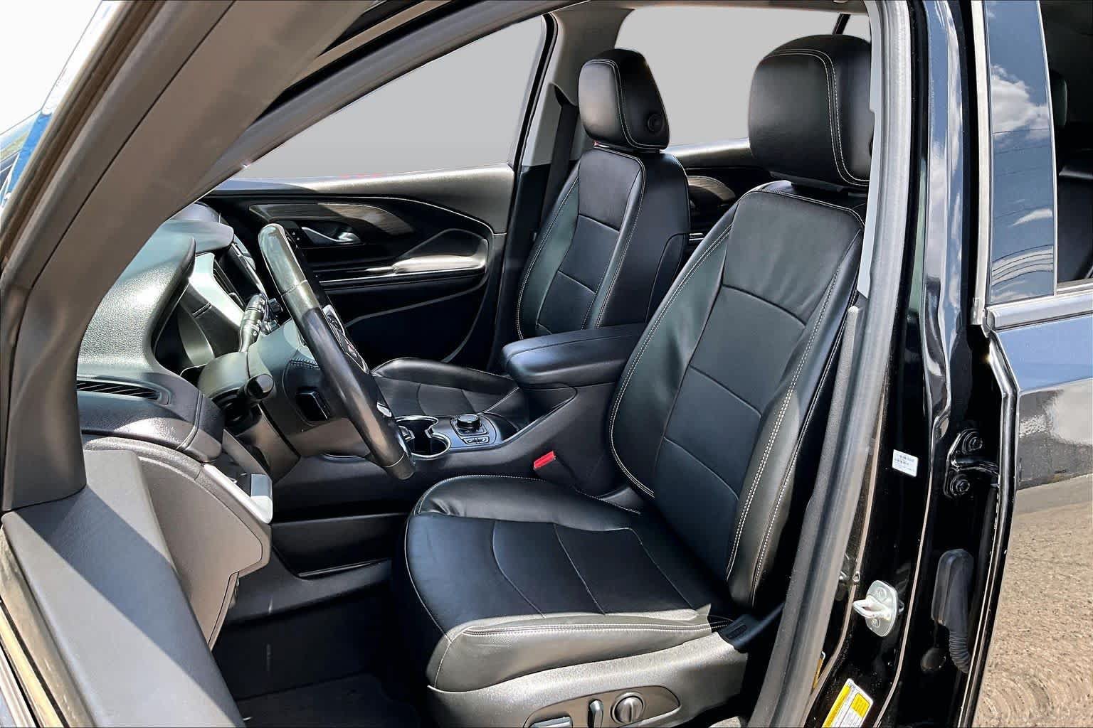 Used 2022 GMC Terrain SLT w/ Infotainment Package II FWD image 8
