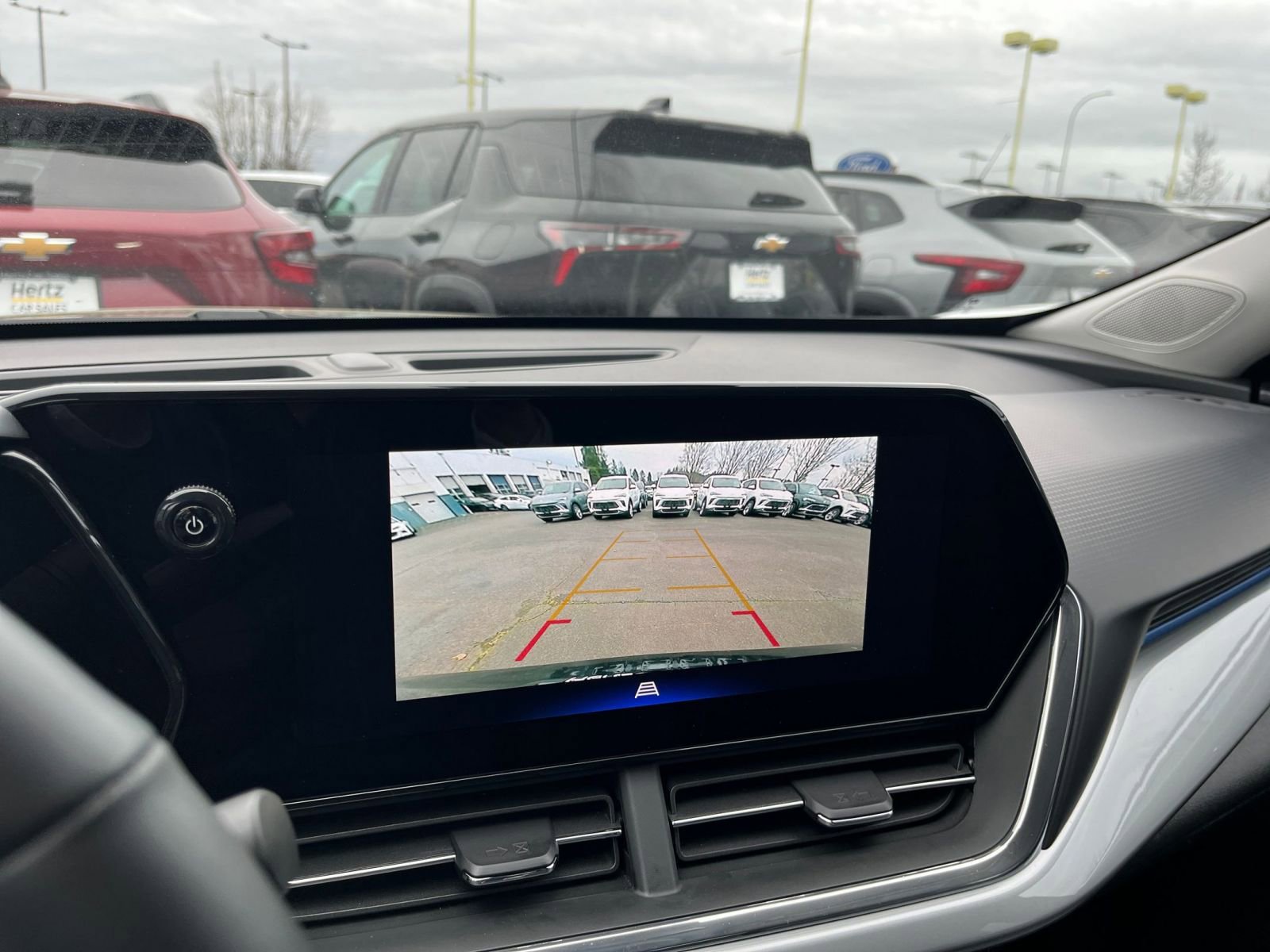 Used 2025 Chevrolet Trax LT w/ LT Convenience Package FWD image 22