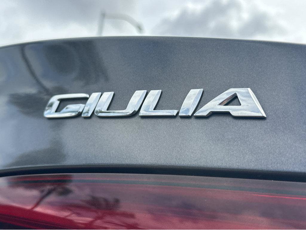 Used 2022 Alfa Romeo Giulia Ti AWD/4WD image 37