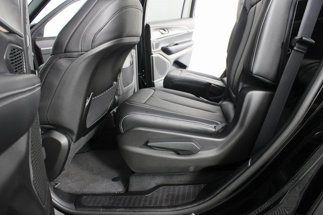New 2025 Jeep Grand Cherokee L Limited w/ Black Appearance Package image 18