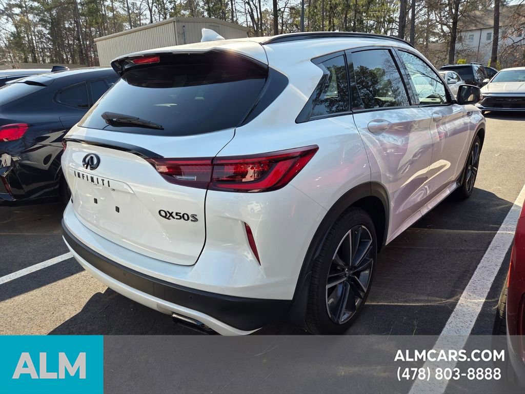 Used 2025 INFINITI QX50 Sport image 8