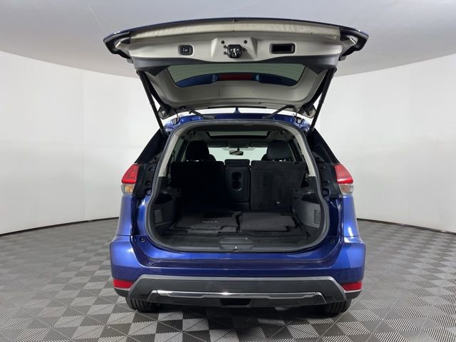 Used 2018 Nissan Rogue SV w/ Sun & Sound Touring Package image 46