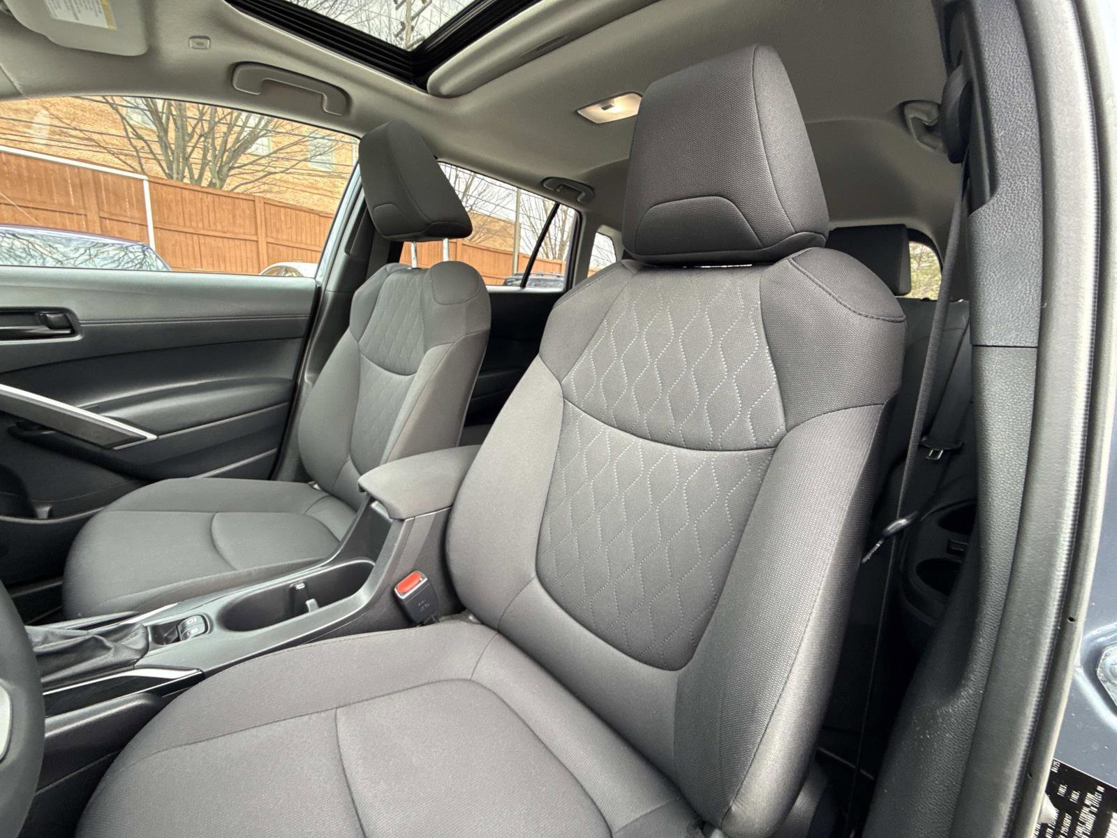 Used 2025 Toyota Corolla Cross LE w/ Moonroof Package image 12