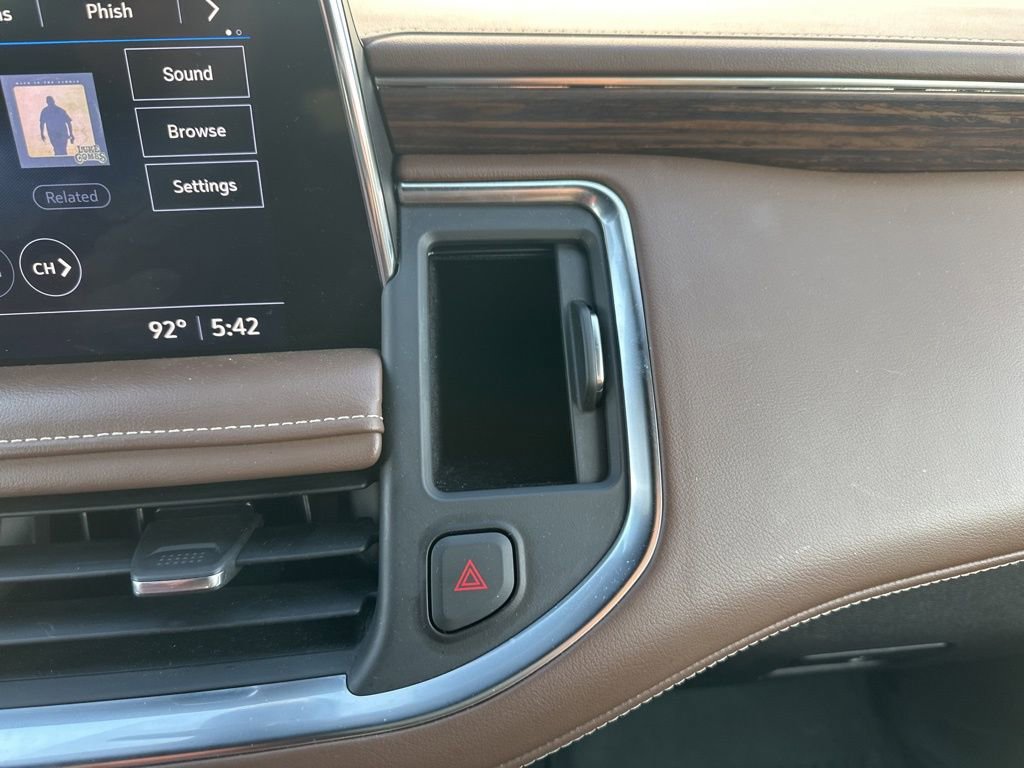 Used 2021 Chevrolet Suburban High Country image 34