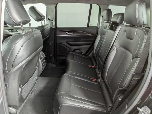 Used 2024 Jeep Grand Cherokee Limited AWD/4WD image 31
