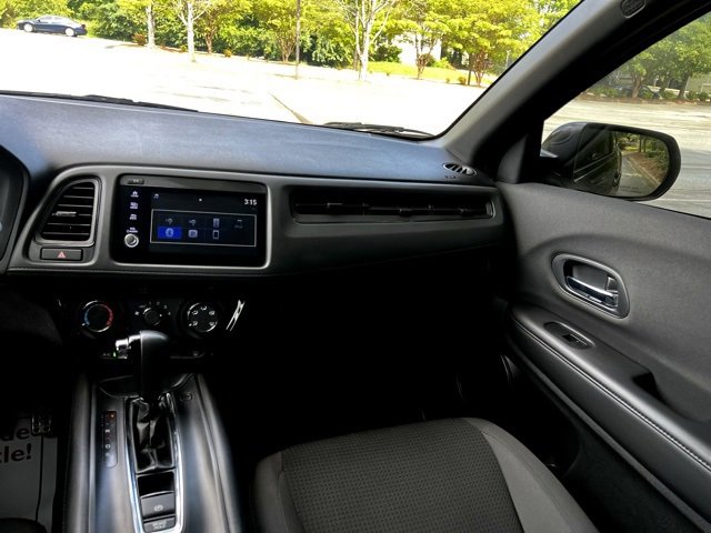 Used 2022 Honda HR-V Sport image 29