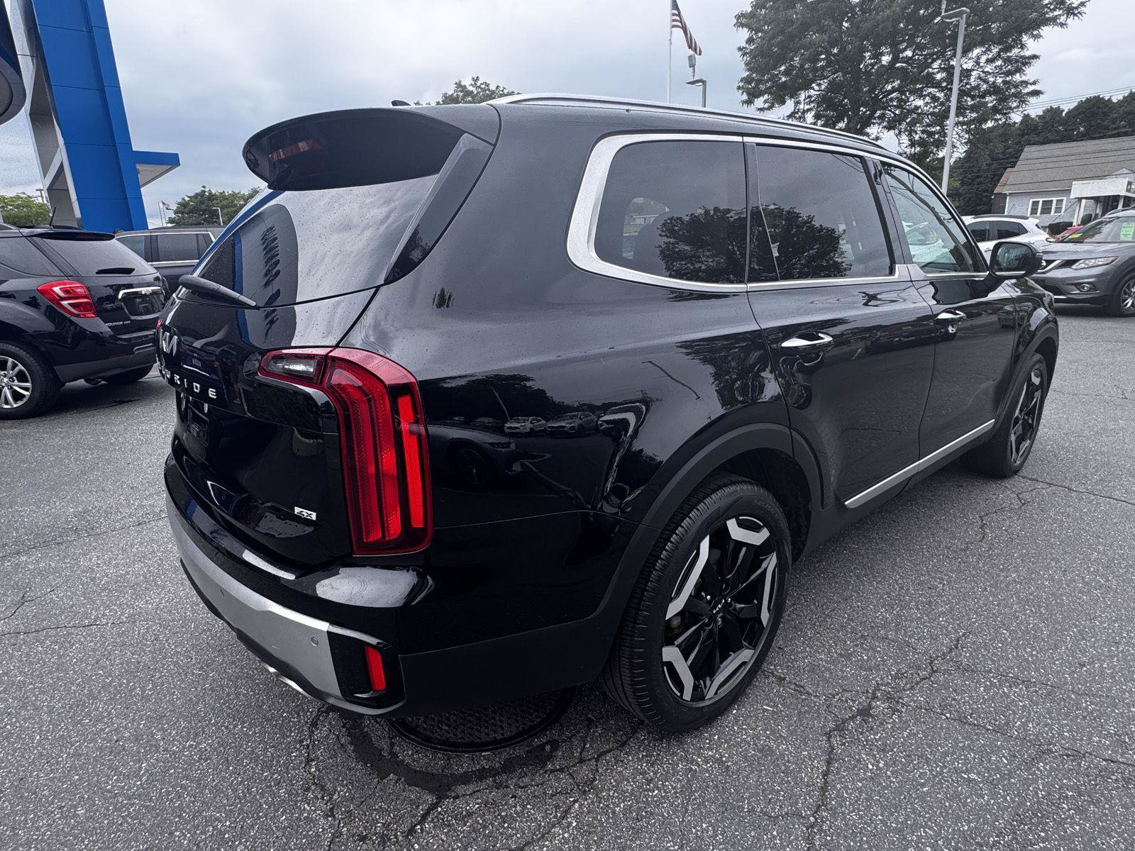 Used 2023 Kia Telluride S AWD/4WD image 7
