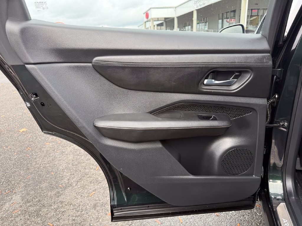 Used 2023 Nissan Ariya FWD image 21