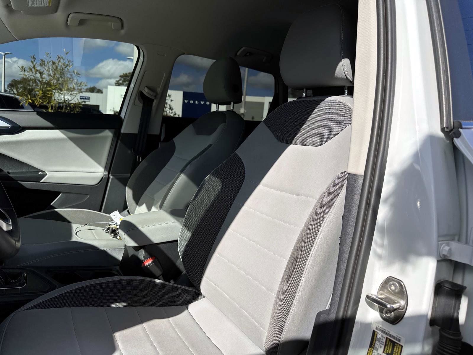 Certified 2022 Volkswagen Taos SE image 19