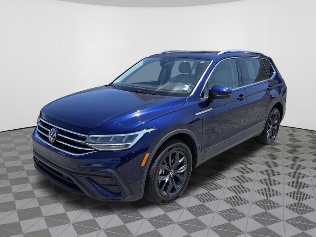 Used 2024 Volkswagen Tiguan SE FWD image 2