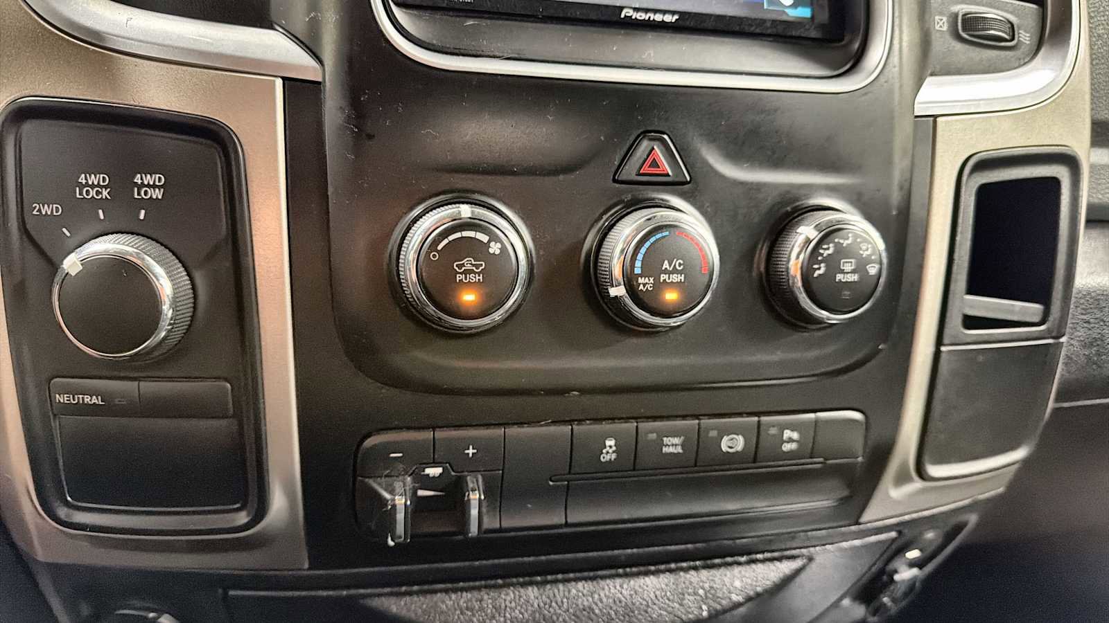 Used 2015 RAM 2500 SLT w/ Protection Group AWD/4WD image 20
