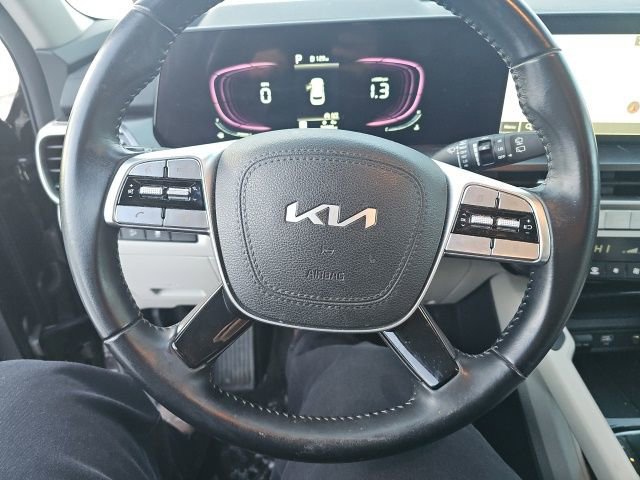 Used 2023 Kia Telluride S image 18