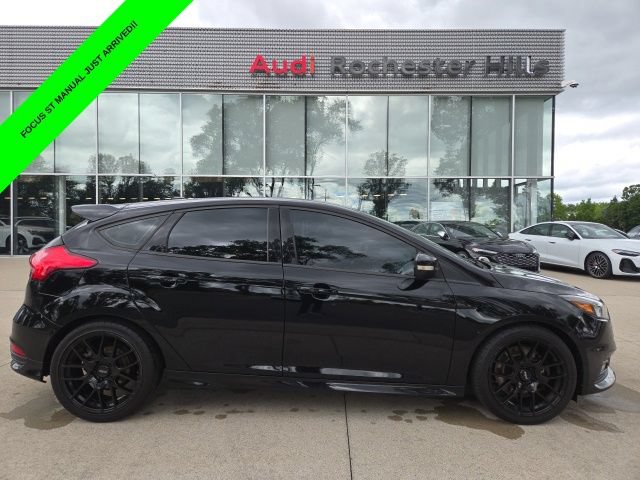 Used 2017 Ford Focus ST FWD image 8