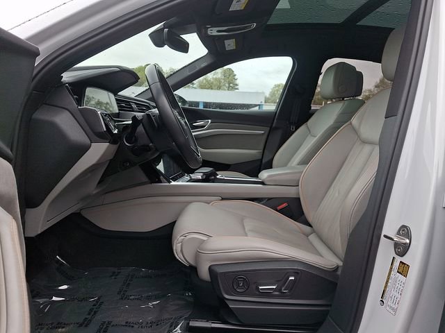 Used 2024 Audi Q8 e-tron Prestige w/ Prestige Package image 16