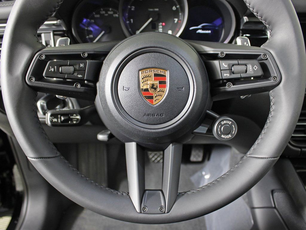 Certified 2026 Porsche Macan image 22